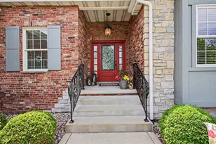 1095 Allison St, Crown Point, IN 46307 - Photo 2