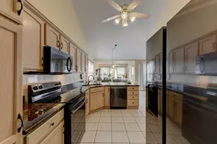 2028 Wildwood Cir, Highland, IN 46322 - Photo 8
