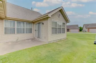 2028 Wildwood Cir, Highland, IN 46322 - Photo 26