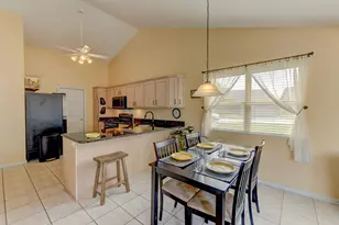 2028 Wildwood Cir, Highland, IN 46322 - Photo 10