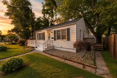 112 Chesterton Boulevard, Chesterton, IN 46304 - Photo 2
