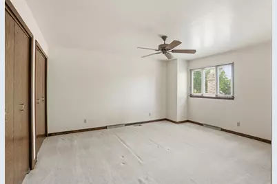 9300 Chestnut Lane, Munster, IN 46321 - Photo 22