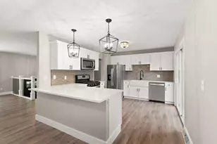 2200 Shallowford Dr, Valparaiso, IN 46383 - Photo 6