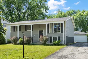 2200 Shallowford Dr, Valparaiso, IN 46383 - Photo 2