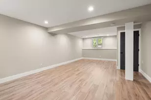 2200 Shallowford Dr, Valparaiso, IN 46383 - Photo 16