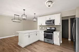 2200 Shallowford Dr, Valparaiso, IN 46383 - Photo 8