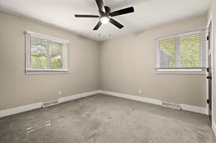 2200 Shallowford Dr, Valparaiso, IN 46383 - Photo 12