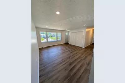 377 Pinewood Drive, Valparaiso, IN 46385 - Photo 4