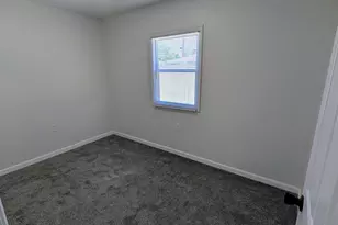 377 Pinewood Dr, Valparaiso, IN 46385 - Photo 6