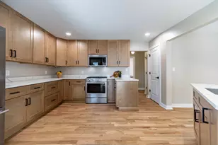 8837 Parkway Dr, Highland, IN 46322 - Photo 12