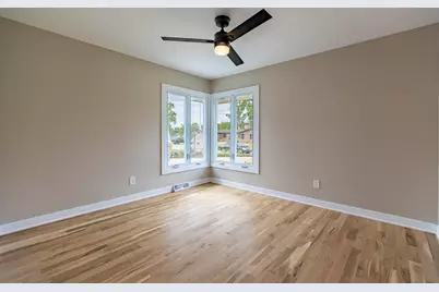 8837 Parkway Drive, Highland, IN 46322 - Photo 22