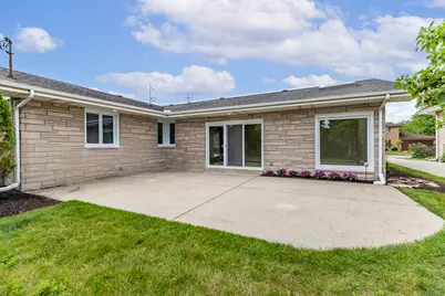 8837 Parkway Drive, Highland, IN 46322 - Photo 4