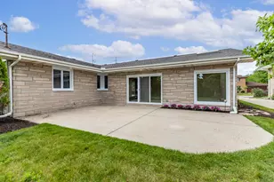 8837 Parkway Dr, Highland, IN 46322 - Photo 4