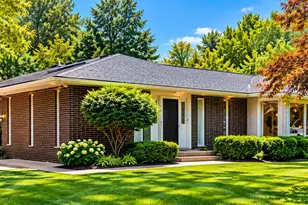 117 Washington Ave, Chesterton, IN 46304 - Photo 1