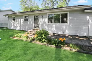 7714 Wallace St, Merrillville, IN 46410 - Photo 1