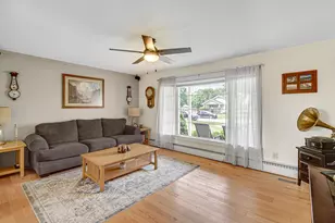 847 Garfield St, Hobart, IN 46342 - Photo 4