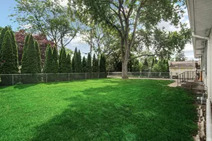 847 Garfield St, Hobart, IN 46342 - Photo 16