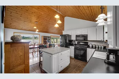 1556 W Severs Road, La Porte, IN 46350 - Photo 16