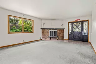 131 N Harvey St, Griffith, IN 46319 - Photo 2