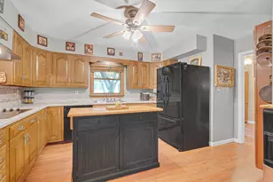 495 Meadowwood Dr, Valparaiso, IN 46385 - Photo 8