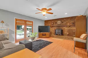 495 Meadowwood Dr, Valparaiso, IN 46385 - Photo 2