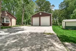 202 Sturdy Rd, Valparaiso, IN 46383 - Photo 2