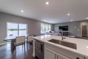 2080 E 109th Pl, Crown Point, IN 46307 - Photo 6