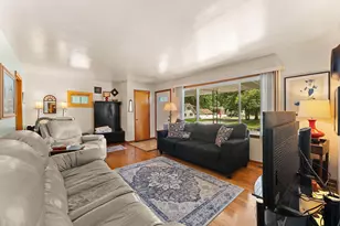 546 N Wheeler St, Griffith, IN 46319 - Photo 4