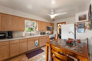 546 N Wheeler St, Griffith, IN 46319 - Photo 6