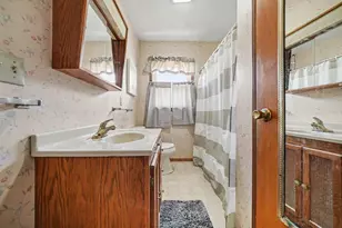 805 Division St, La Porte, IN 46350 - Photo 12