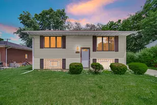 6131 Pennsylvania St, Merrillville, IN 46410 - Photo 2