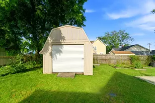 302 N W, Crown Point, IN 46307 - Photo 4