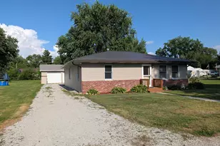 510 S Madison St, Medaryville, IN 47957 - Photo 2