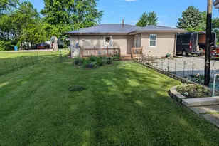 510 S Madison St, Medaryville, IN 47957 - Photo 6