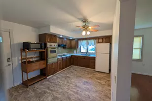 510 S Madison St, Medaryville, IN 47957 - Photo 8