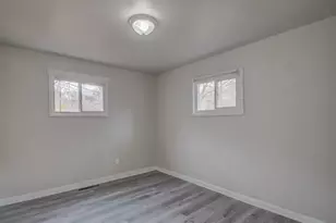 940 Mount St, Gary, IN 46406 - Photo 8