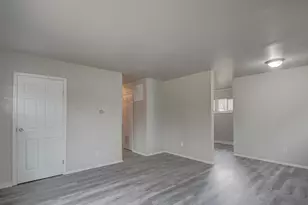 940 Mount St, Gary, IN 46406 - Photo 4