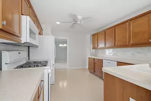 10877 Mathias Dr, Saint John, IN 46373 - Photo 6