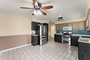 2568 Brandt St, Portage, IN 46368 - Photo 10