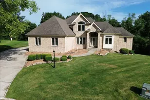 8751 Bridgewater Ct, Crown Point, IN 46307 - Photo 4