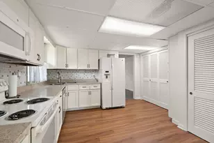 8140 Gordon Dr, Highland, IN 46322 - Photo 6