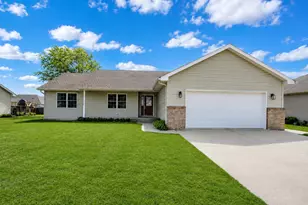 127 Juniper St NW, Demotte, IN 46310 - Photo 2