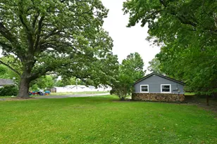 319 W 13th St, Winamac, IN 46996 - Photo 20