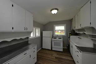 319 W 13th St, Winamac, IN 46996 - Photo 8