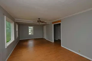 436 W Jefferson St, Winamac, IN 46996 - Photo 8