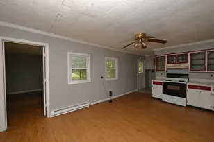 436 W Jefferson St, Winamac, IN 46996 - Photo 12