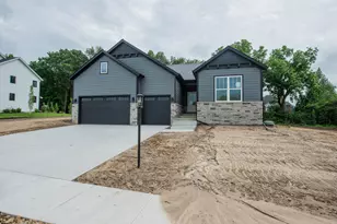 1455 Winding Brk Dr, Valparaiso, IN 46385 - Photo 1