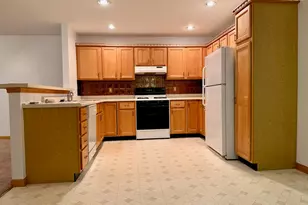 1385 Young Dr, Crown Point, IN 46307 - Photo 4