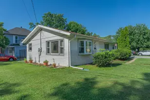 1108 Oak St, Valparaiso, IN 46383 - Photo 2