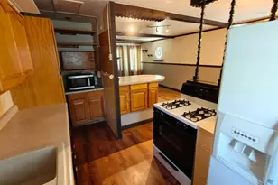 140 N Guyer St, Hobart, IN 46342 - Photo 8